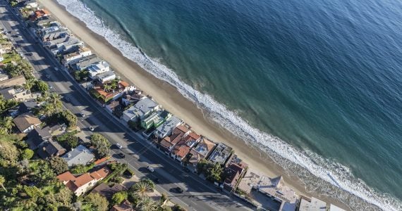 homes on the coast of california