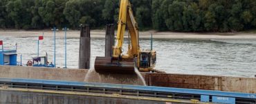 dredging silt removal in bodies of water