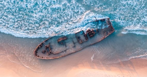 floating ship debris difference between flotsam and jetsam