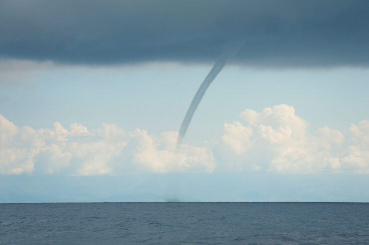What is a Waterspout? - American Oceans