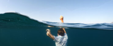 person drowning in the ocean