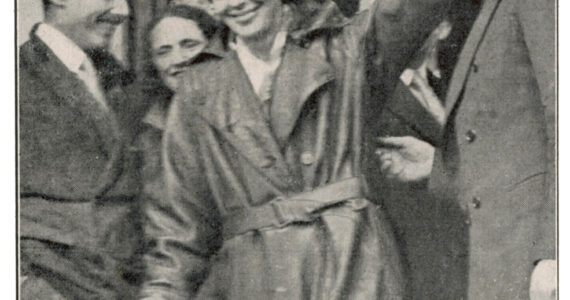 old photograph of amelia earhart