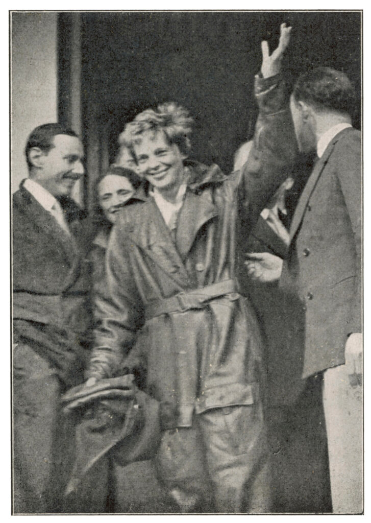 old photograph of amelia earhart