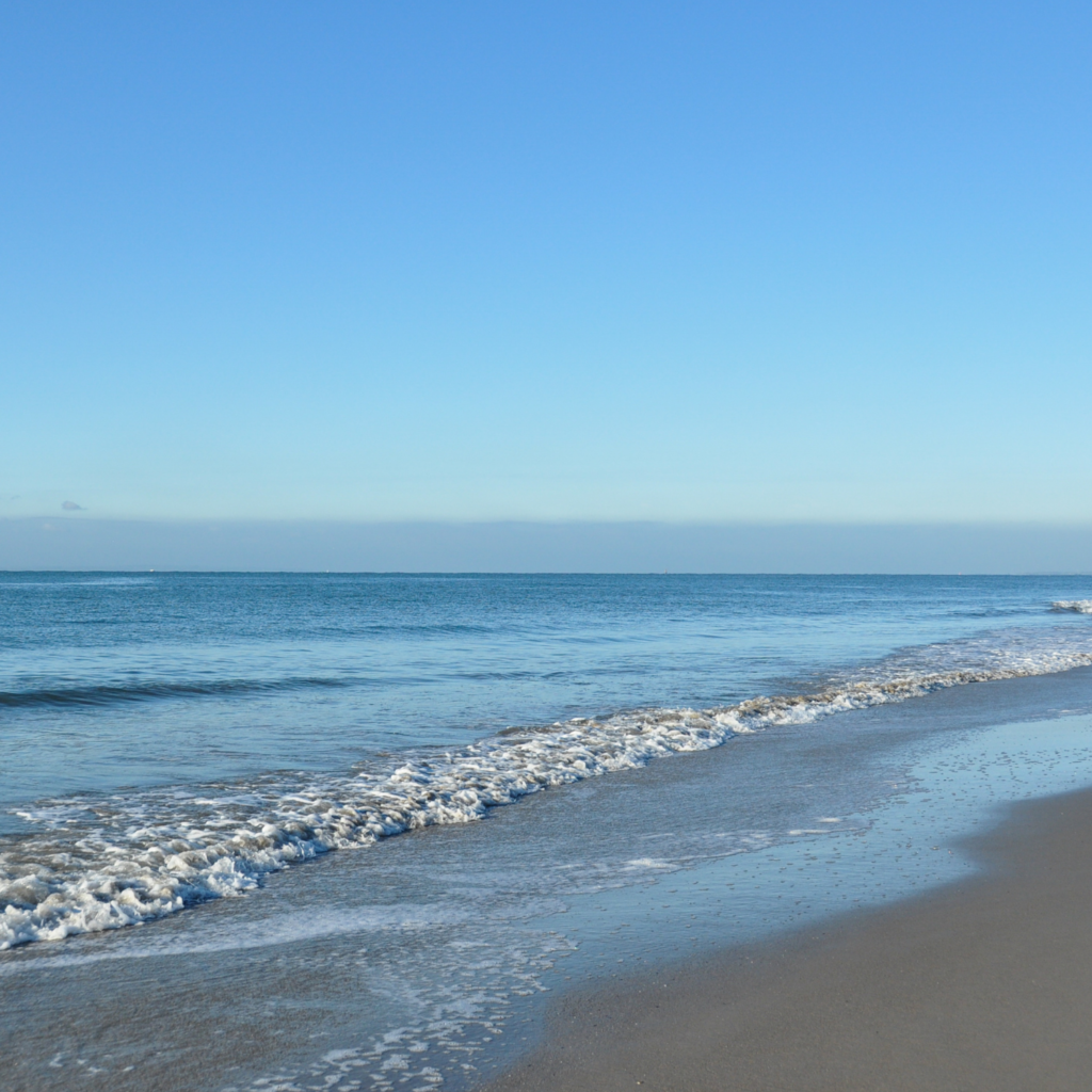 Atlantic ocean in Brighton beach (Brooklyn, New York)